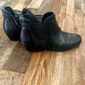 Vince Camuto Pippsy Black Lesther Booties